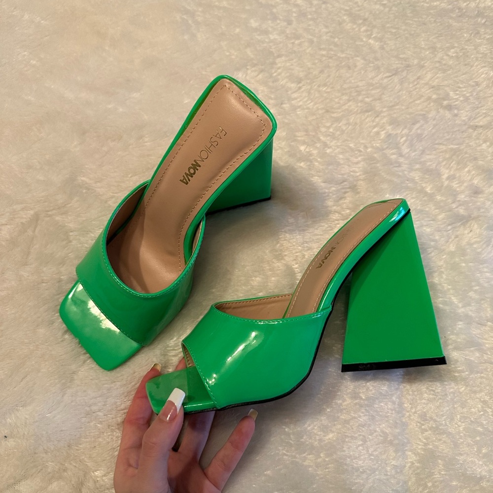 Lime green chunky block heels - Picture 9 of 15